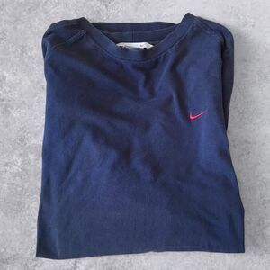 Nike Men's Navy and Blue Shirt